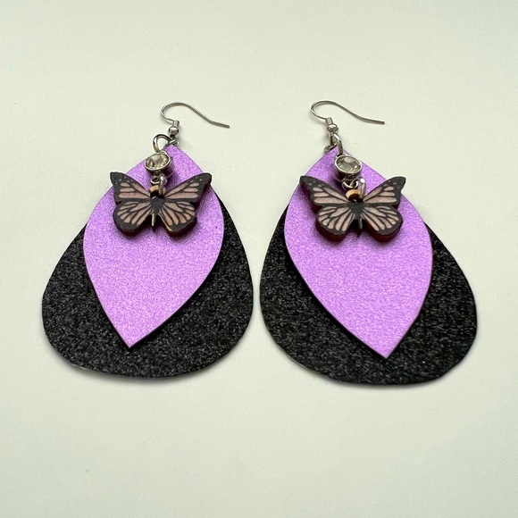🎉 Host Pick 🎉 Butterfly 🦋 charm faux leather earrings - Picture 3 of 6